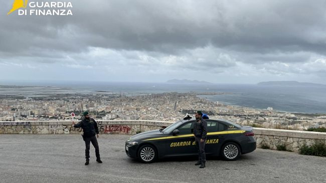 Maxi sequestro della Guardia di Finanza a Trapani: sigilli a 31.000 articoli di cancelleria non sicuri