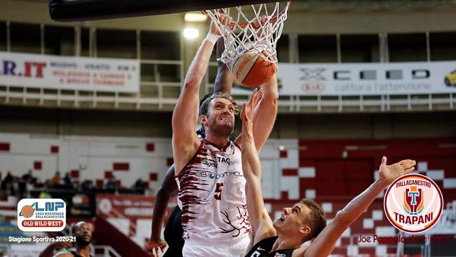 La Pallacanestro Trapani, senza gli americani, lotta ma cede contro Udine 71-78