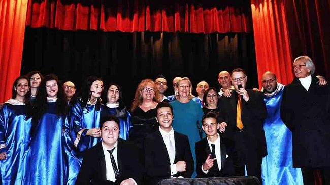 Marsala, tre tenorini “incantano” il Sollima: performance suggestive dei cori