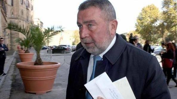 Nuovi provvedimenti per l’ex sindaco Fazio