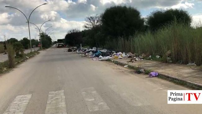 VIDEO – ripulita dai rifiuti la circonvallazione di Triscina