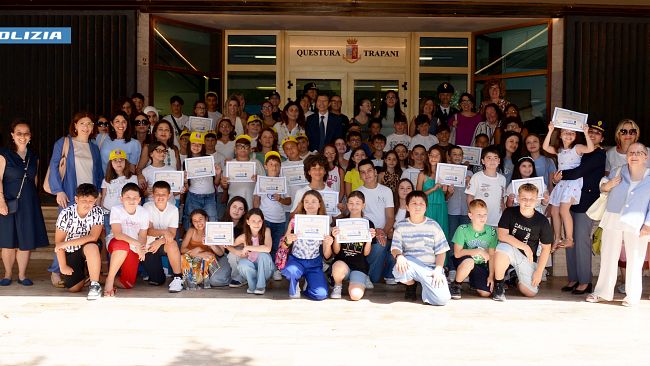 ​La Questura di Trapani premia le scuole partecipanti al progetto “Pretendiamo Legalità”