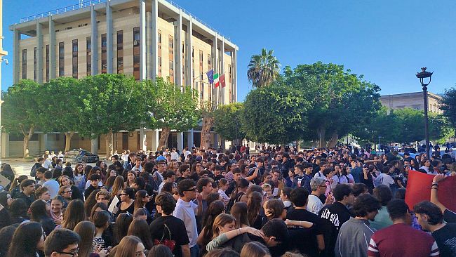 ​Trapani, studenti in piazza contro il Governo e l’attuale sistema scolastico