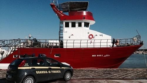 Mazara, un altro sequestro di sigarette di contrabbando, questa volta a peschereccio tunisino