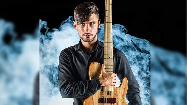 Il musicista mazarese Leonardo De Santi candidato  “Best Bassist Player 2019”
