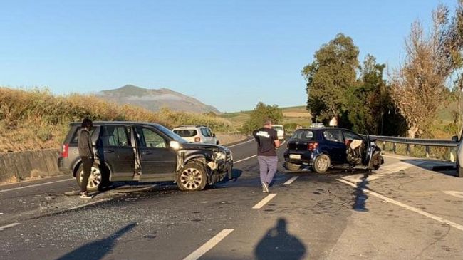 Incidente mortale allo svincolo di Buseto Palizzolo. Perde la vita un uomo