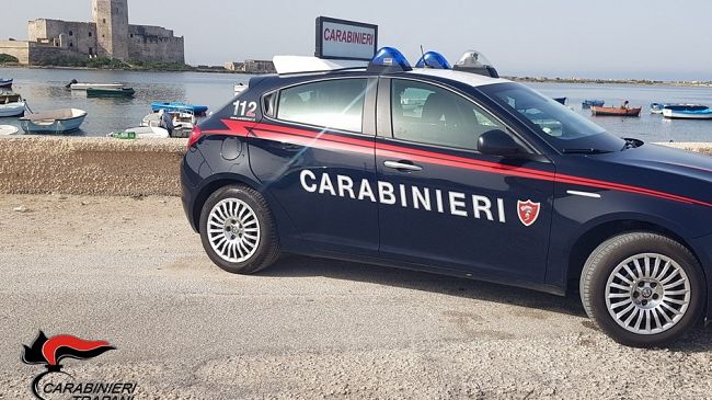 Rubano ferro all'interno dell'autoparco comunale, arrestati marito e moglie 