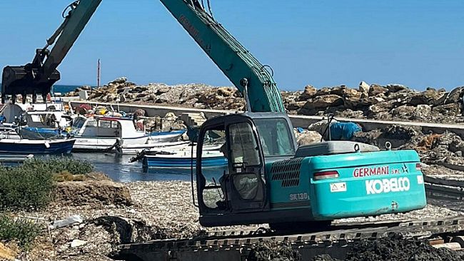 Partiti i lavori di dragaggio del porto di Marinella di Selinunte
