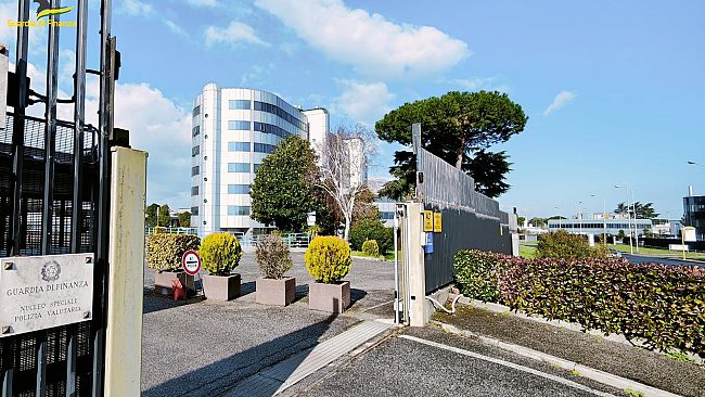Residente in Sicilia chiede alla Regione rimborso del 50% di voli mai effettuati, disposto sequestro di 86.340 euro