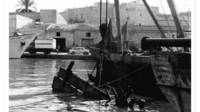 MisteridiCittà/Ancora nessun pannello commemorativo per i cittadini che salvarono giovani a causa dello speronamento vecchia chiatta.