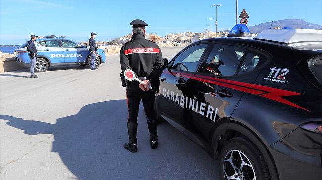 Trapani, operazione congiunta di Polizia e Carabinieri.  Arrestato 18enne sorpreso a rubare un ciclomotore
