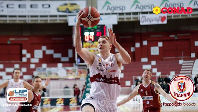 Cremona sbanca nettamente Trapani nello scontro salvezza, finisce 69-85