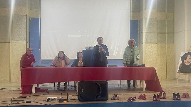 Marsala, all’I.C “De Gasperi – De Vita” l’incontro conclusivo del progetto “Un click per le donne”