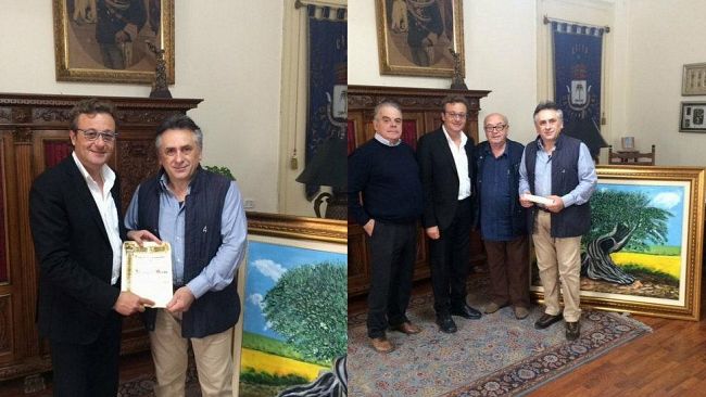 CASTELVETRANO – Il Maestro Fortunato Galfano consegna l’Ulivo al Sindaco