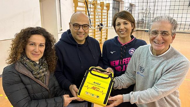 Due Imprenditori donano un defibrillatore alla New Efebo Volley Castelvetrano