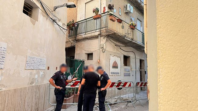 mazara-del-vallo-crolla-il-balcone-85enne-perde-la-vita