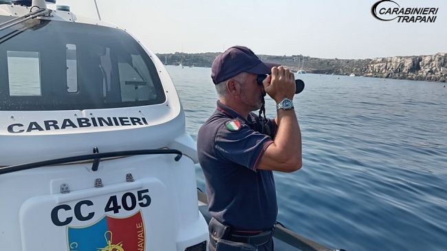 Favignana, controlli e sanzioni del battello CC405