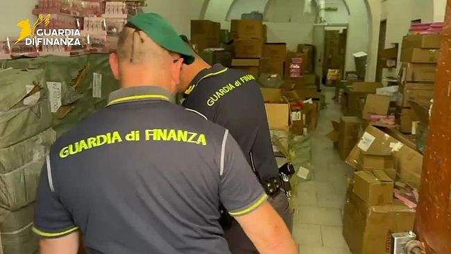 Palermo, sequestrati 10 mila peluches Labubu contraffatti 