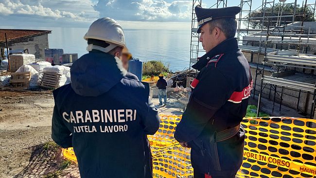 Lavoratori in nero pizzicati in cantieri edili. Controlli a Castellammare e Partinico
