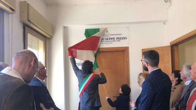 Petrosino, intitolata al dottor Giuseppe Pizzo l'area della segreteria amministrativa del municipio 