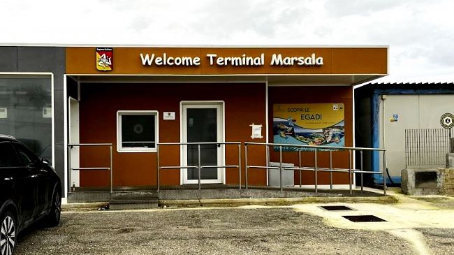 (VIDEO) Marsala, il mistero del Welcome Terminal montato al contrario, un'accoglienza solo sulla carta