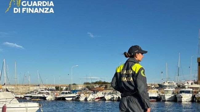 Egadi, pesca a strascico nell'area protetta: la Guardia di Finanza ferma un peschereccio