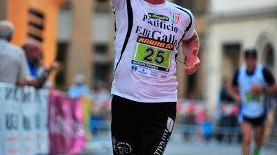 L’atleta Pino Pomilia domani alla “17° maratona delle terre Verdiane”