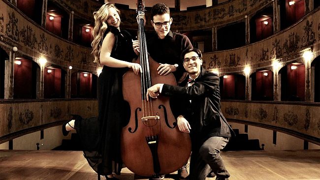 Successo di Eba Trio al Teatro Garibaldi di Mazara