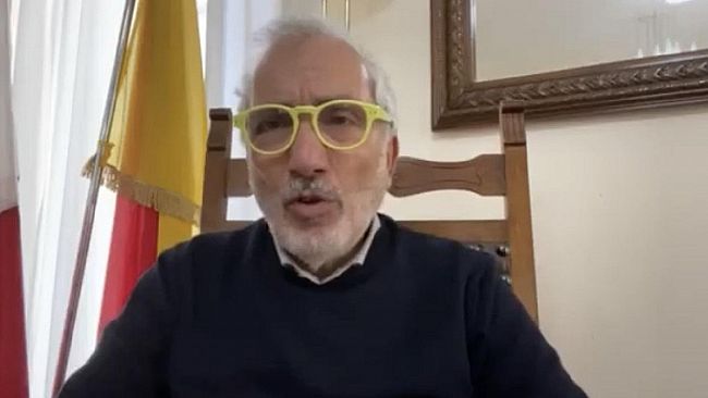 VIDEO- Il sindaco Alfano parla di vaccinazioni , di importanti lavori a Marinella e di ingresso al Parco Archeologico lato Triscina