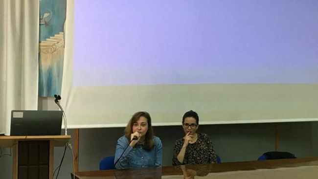 “Viola, Franca”: la regista Marta Savina e l’attrice protagonista Claudia Gusmano al Liceo Ruggieri di Marsala