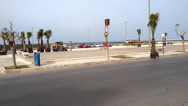 Alghe irritanti sul Lungomare San Vito, interrogazione del Movimento 5 Stelle