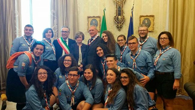 Partanna-Roma – La comunità RS del Grifo del gruppo scout Partanna 1, accompagnati dal sindaco Nicolò Catania e dall’assessore alla cultura Noemi Maggio, lunedi 15 maggio sono stati ricevuti a Roma dal presidente del Senato Pietro Grasso