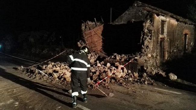 Terremoto di magnitudo 4.8 in provincia di Catania questa notte, dieci i feriti