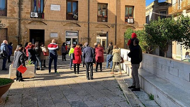 Sette Consiglieri Comunali chiedono di inserire all’Odg del consiglio un punto per salvare gli ASU