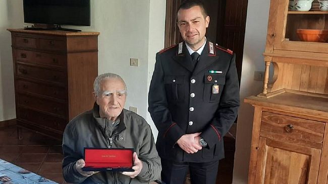 Marsala, i Carabinieri festeggiano i 101 anni del vice brigadiere Di Figlia