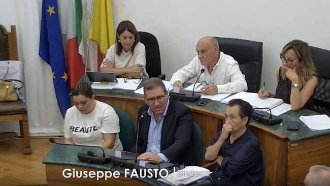 Castellammare, approvata in consiglio comunale una variazione di bilancio da 530 mila euro