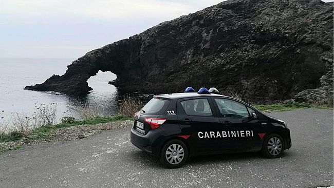 Pantelleria, 1arresto e 5 denunciati dai Carabinieri per armi e droga