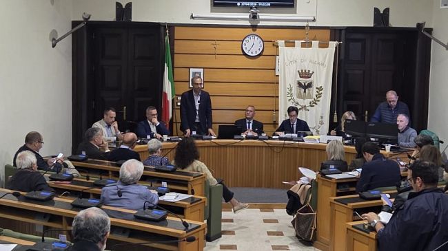 Alcamo, il consiglio comunale approva a maggioranza il rendiconto 2025. In aula 