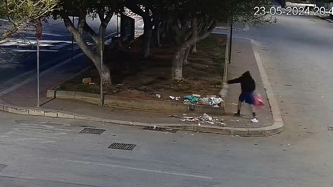 Marsala, stretta sui rifiuti: sequestro di veicoli usati per trasportare i rifiuti abbandonati 