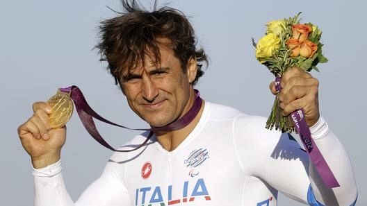Addio ad Alex Zanardi: il campione che ha emozionato il mondo