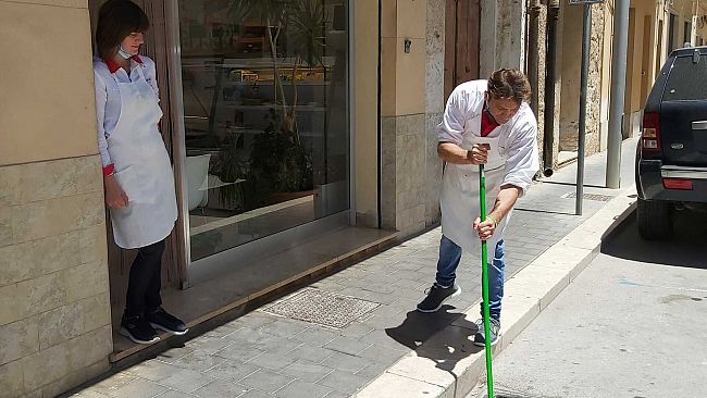 Mazara, mancata disinfestazione del territorio, cittadini costretti a tenere porte chiuse… Si aspetta anche derattizzazione e pulizia delle caditoie