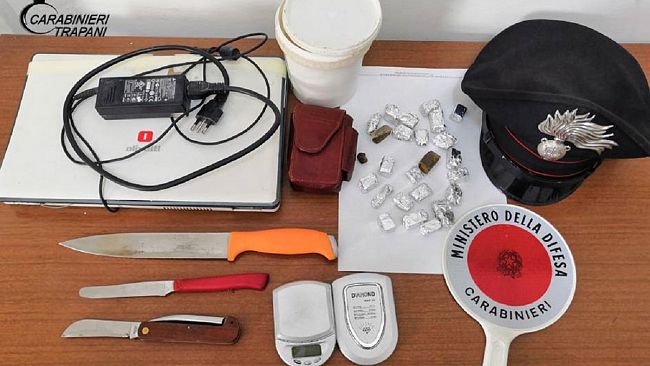 Trapani, arrestato dai Carabinieri per spaccio di droga