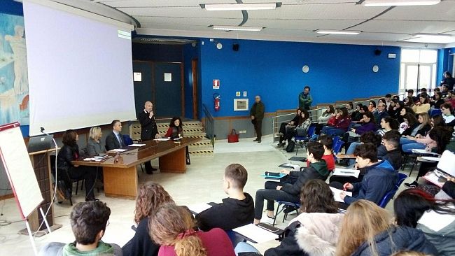 Marsala, Bullismo e cyberbullismo: se ne è  parlato al Liceo “Ruggieri”