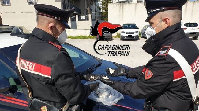 Mazara Due, arrestati un uomo ed una donna e sequestrati droga e denaro  