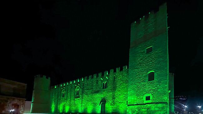 Miastenia Gravis, ad Alcamo s'illumina di verde il Castello dei Conti di Modica