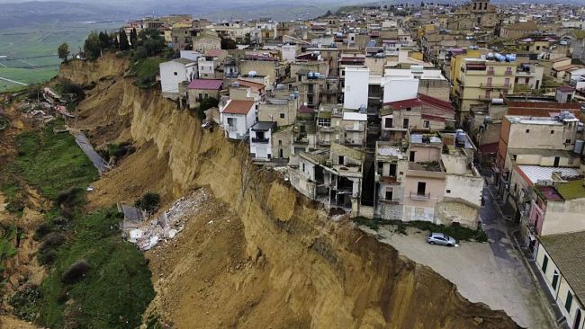 Frana di Niscemi: indagati Schifani e i suoi tre predecessori per disastro colposo