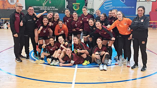 A2, Pallamano Trapani-Conversano 21-20. Le granata faticano ma rimangono a punteggio pieno