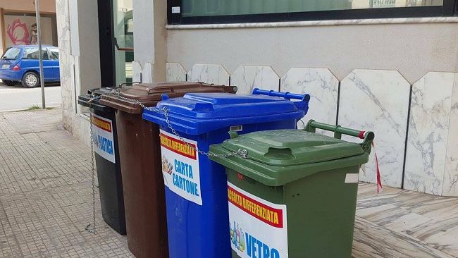 Mazara, “La Voce”: “raccolta differenziata piantonata. Affidato il servizio in barba a leggi e regolamenti”