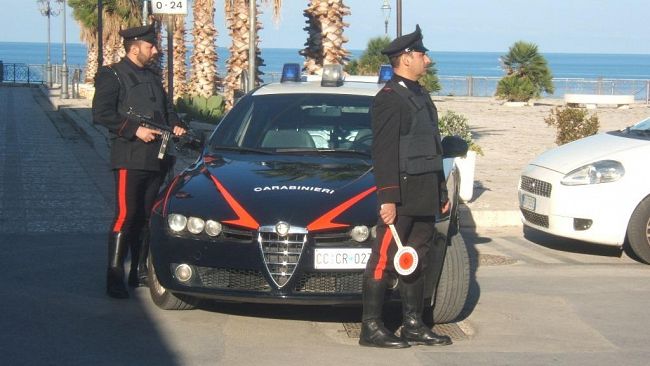 Da alle fiamme l’appartamento distruggendolo. Arrestato dai Carabinieri