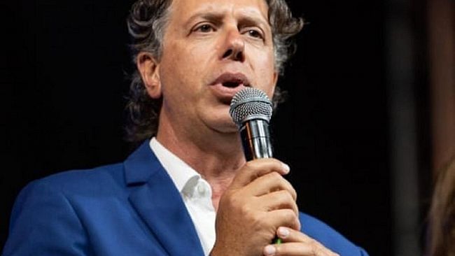 A Campobello chiusura delle ville comunali e divieto di stazionamento dinanzi supermercati, banche e uffici postali